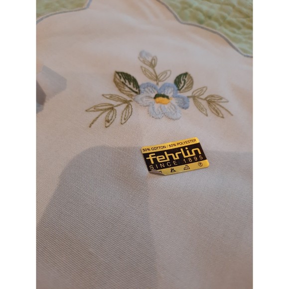 VTG Fehrlin Embroidered Table Cover 35" x 35" NWT - Picture 6 of 7